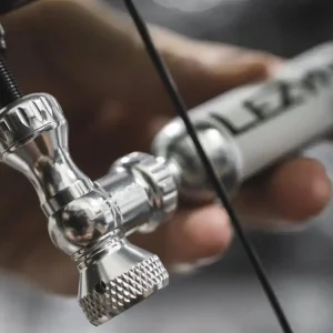 Pompka Lezyne Pump Head Control Drive CO2, srebrna Tani